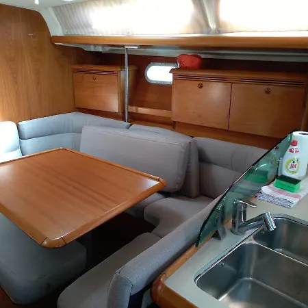 بوتيل Boat Sun Odyssey 43 - Makarska Ii