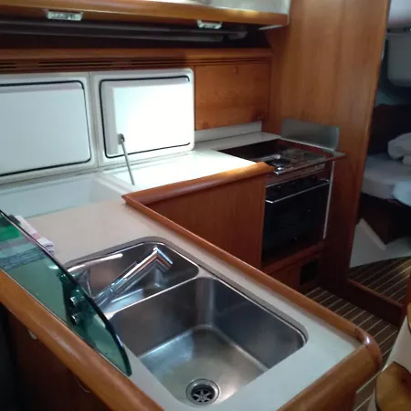 بوتيل Boat Sun Odyssey 43 - Makarska Ii